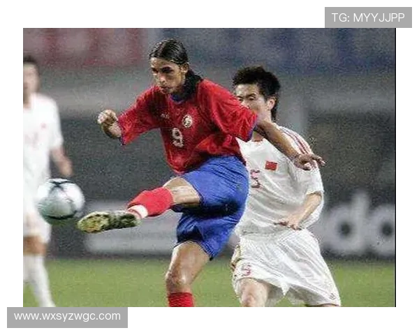 中国足球队逆袭成功 以2比1战胜强敌 重燃世界杯希望