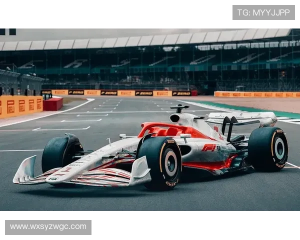 F1赛季大战开启 各大车队新阵容逐鹿赛道 热血对决引发全球车迷热议